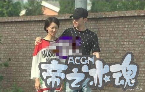 当红女星晒模仿动漫人物视频，裙底走光，被嘲：不检点！