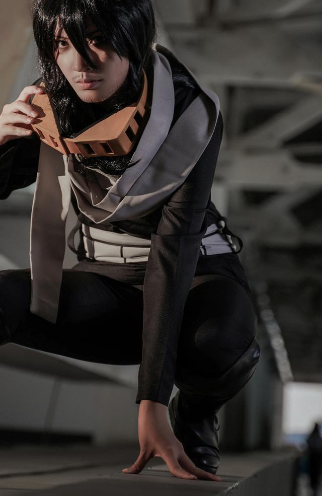 《我的英雄学院》相泽消太Cosplay 真是个百变coser