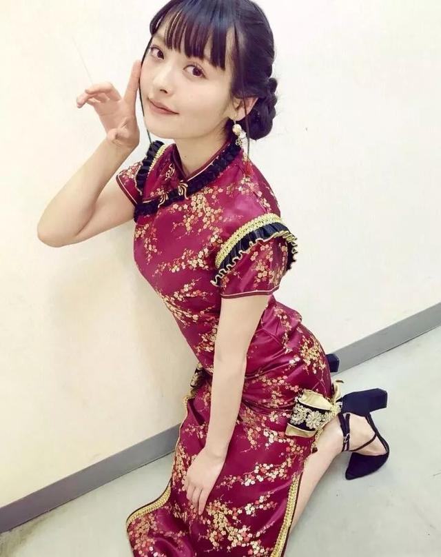 祢豆子声优鬼头明里,旗袍装惊艳亮相,还用中文吟诗作对