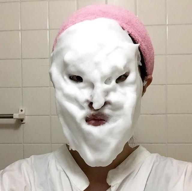 连泰国COS小哥都要写个服字,日本大神用洗面乳模仿各路名人