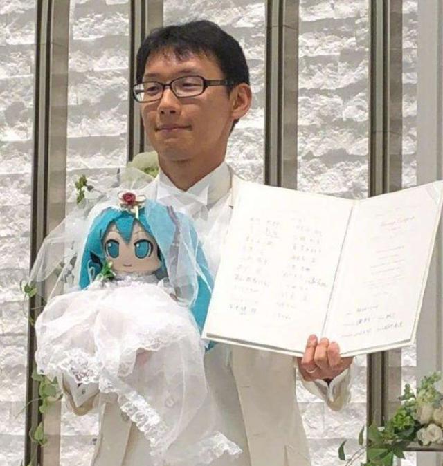 与初音结婚的男人婚后生活现状是什么样？网友：酸了酸了