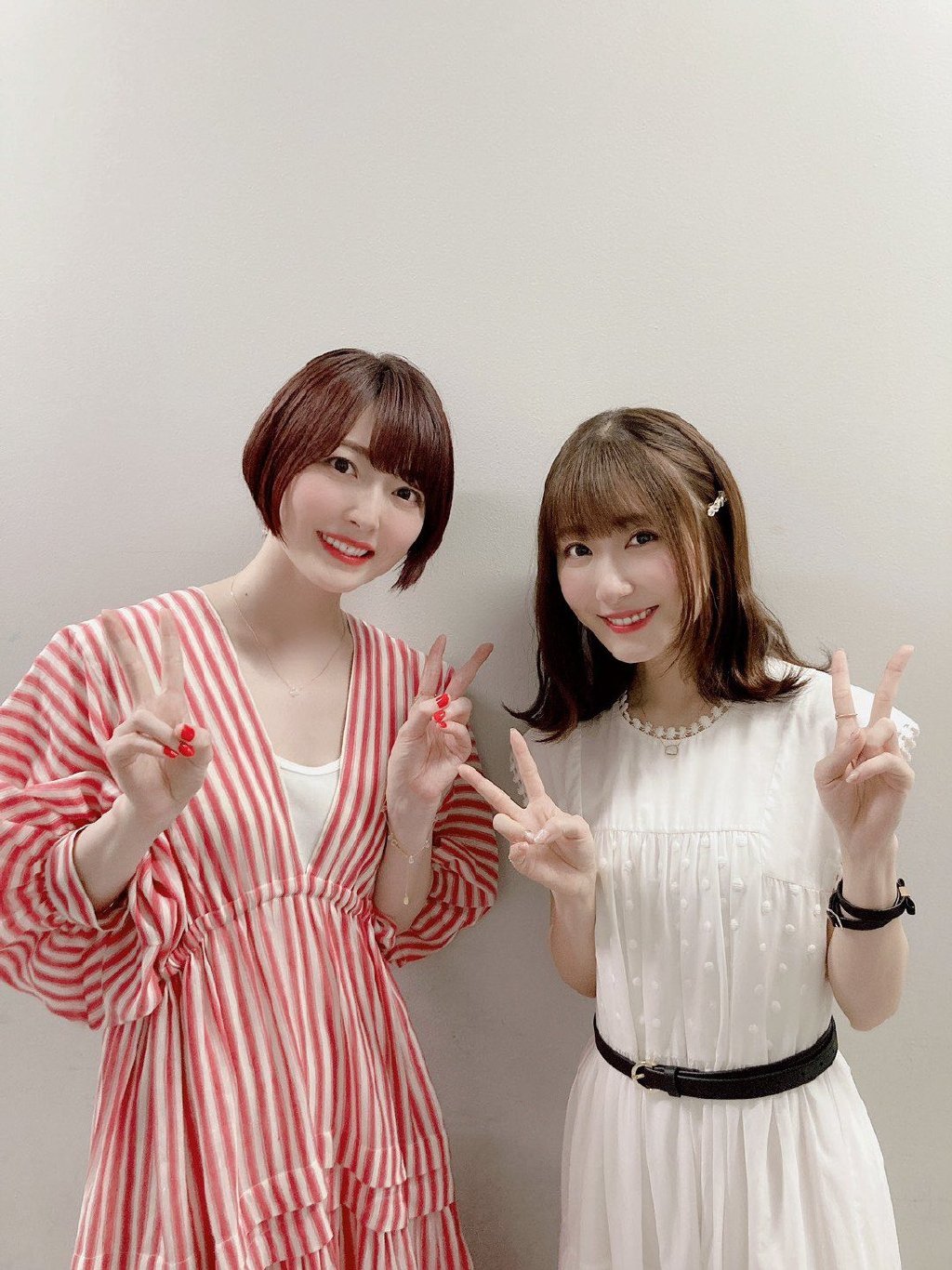花泽香菜谈及与小野贤章的新婚生活羞红了脸…